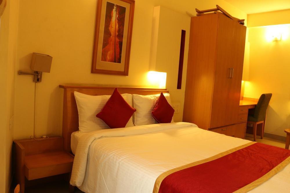 Capital O 333 Hotel Crystal Homes Bengalúr Exteriér fotografie