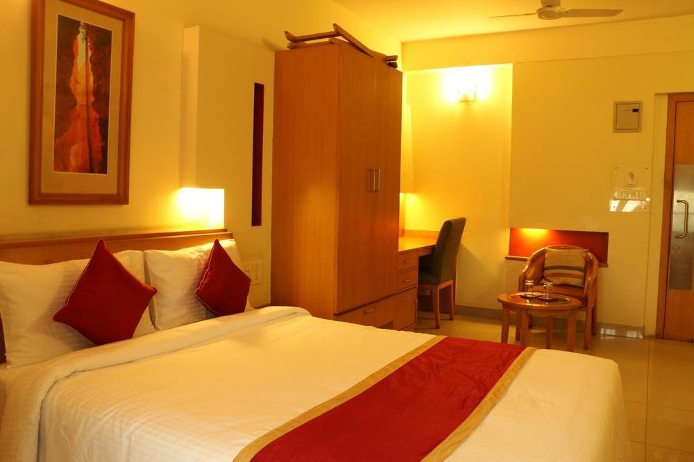 Capital O 333 Hotel Crystal Homes Bengalúr Exteriér fotografie